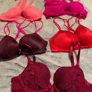 Victoria secret  34B or sizes to fit that size.